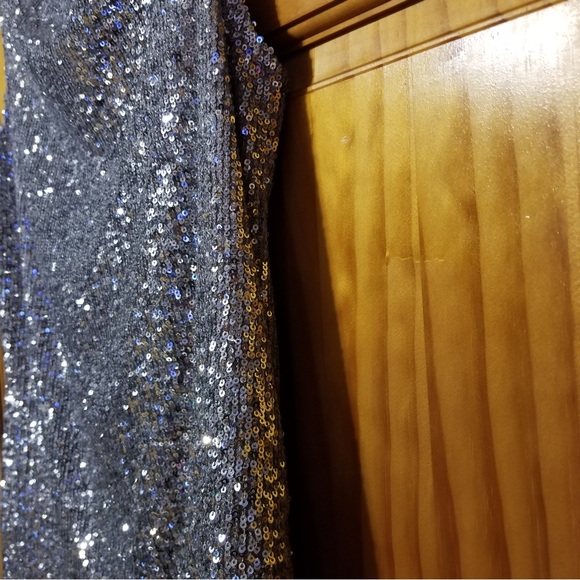 Silver sequin very sparkly top - Picture 11 of 12